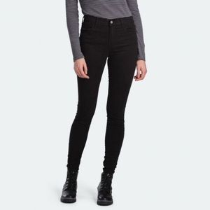 LEVI’S 720 High Rise Skinny Jeans
